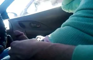 XXX Redhead menyebalkan mesum di mobil indo