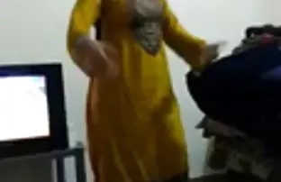 XXX bercinta kantor ayah indo 3gp mesum